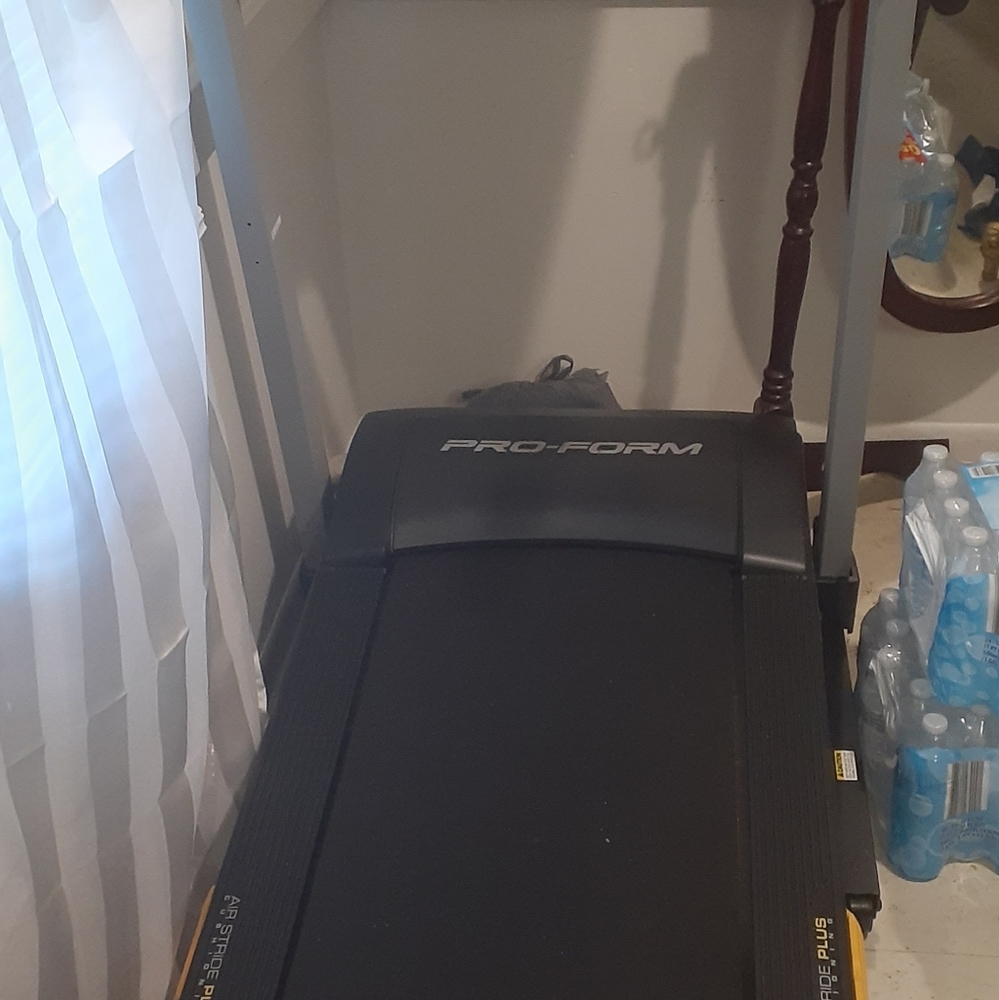 Proform treadmill - Picture 2 of 4